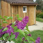 Village Chateau De Termes, Gites, Chalets, Piscine, Jacuzzi, Sauna * Martel