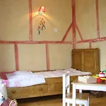 Village Chateau De Termes, Gites, Chalets, Piscine, Jacuzzi, Sauna Martel