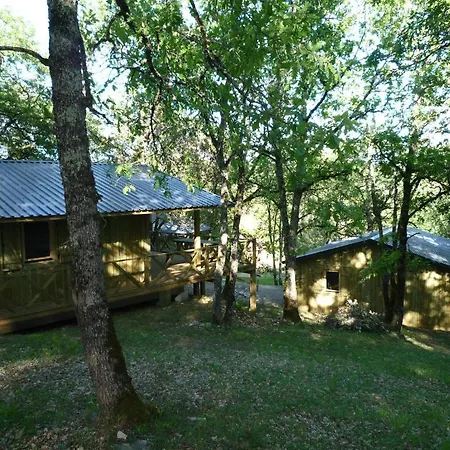 Village Chateau De Termes, Gites, Chalets, Piscine, Jacuzzi, Sauna Feriehus