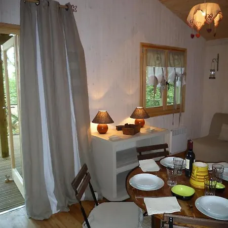 Village Chateau De Termes, Gites, Chalets, Piscine, Jacuzzi, Sauna *