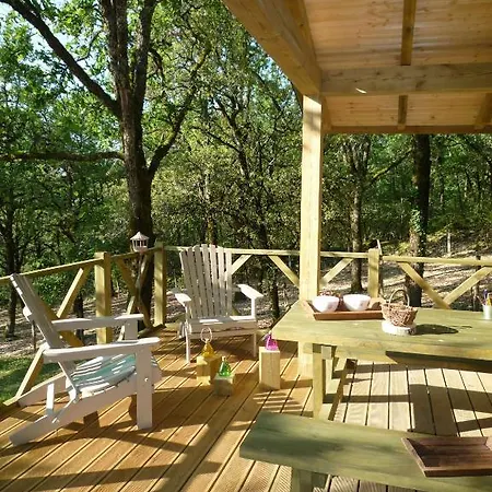 Village Chateau De Termes, Gites, Chalets, Piscine, Jacuzzi, Sauna Feriehus *