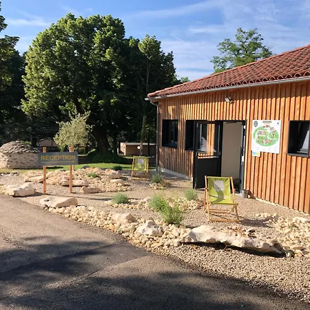 Village Chateau De Termes, Gites, Chalets, Piscine, Jacuzzi, Sauna * Martel