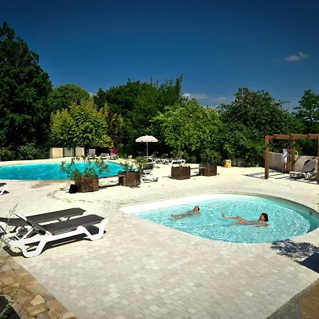 Village Chateau De Termes, Gites, Chalets, Piscine, Jacuzzi, Sauna
