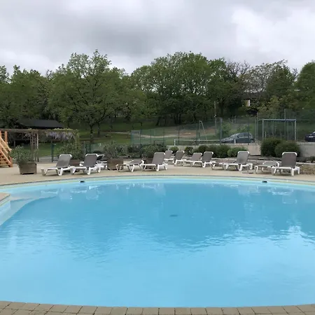 Village Chateau De Termes, Gites, Chalets, Piscine, Jacuzzi, Sauna Feriehus *