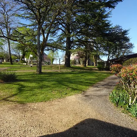 Village Chateau De Termes, Gites, Chalets, Piscine, Jacuzzi, Sauna *