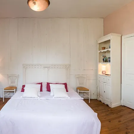 Feriehus Village Chateau De Termes, Gites, Chalets, Piscine, Jacuzzi, Sauna Martel