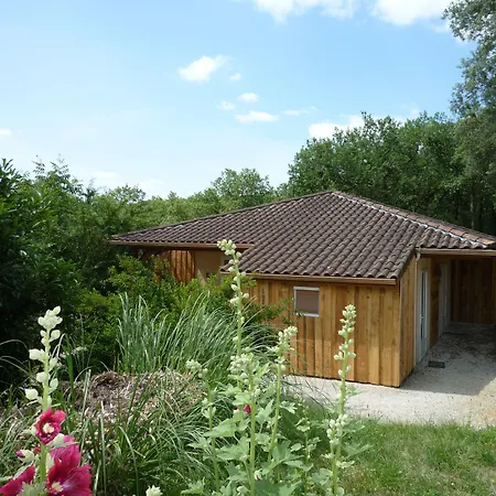 Village Chateau De Termes, Gites, Chalets, Piscine, Jacuzzi, Sauna Martel