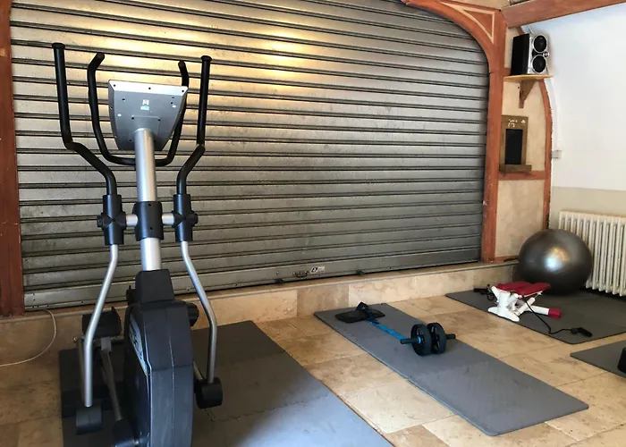 Village Vacances Chateau De Termes, Gites, Chalets, Piscine, Jacuzzi, Sauna * Martel