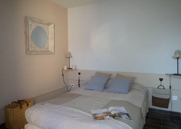 Village Vacances Chateau De Termes, Gites, Chalets, Piscine, Jacuzzi, Sauna Dom wakacyjny Martel