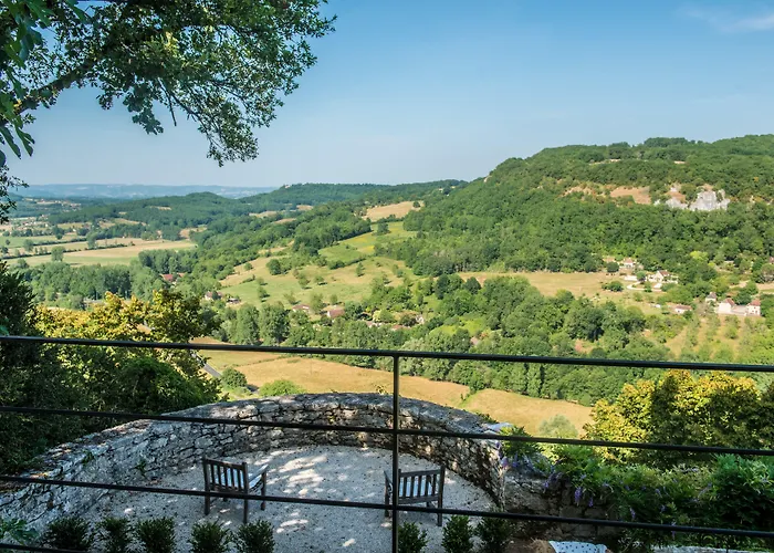 Dom wakacyjny Village Vacances Chateau De Termes, Gites, Chalets, Piscine, Jacuzzi, Sauna Martel