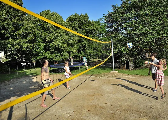 Village Vacances Chateau De Termes, Gites, Chalets, Piscine, Jacuzzi, Sauna *