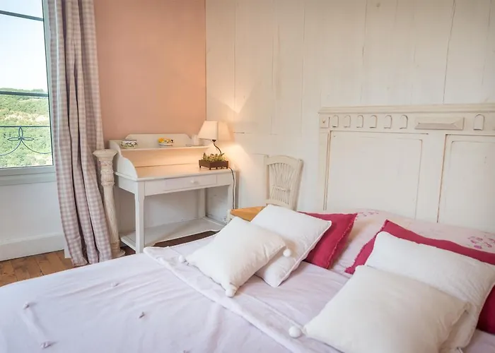 Village Vacances Chateau De Termes, Gites, Chalets, Piscine, Jacuzzi, Sauna Martel