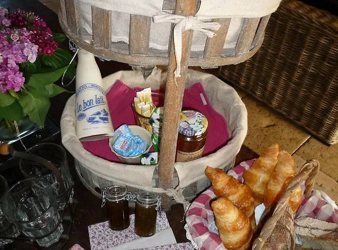 Dom wakacyjny Village Vacances Chateau De Termes, Gites, Chalets, Piscine, Jacuzzi, Sauna