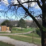 Village Chateau De Termes, Gites, Chalets, Piscine, Jacuzzi, Sauna Martel