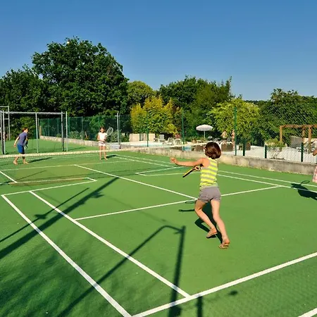 Village Chateau De Termes, Gites, Chalets, Piscine, Jacuzzi, Sauna Tatil Evi *