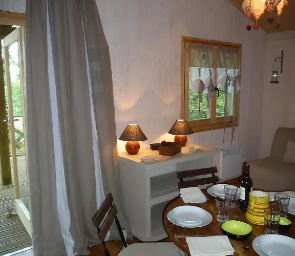 Village Vacances Chateau De Termes, Gites, Chalets, Piscine, Jacuzzi, Sauna *