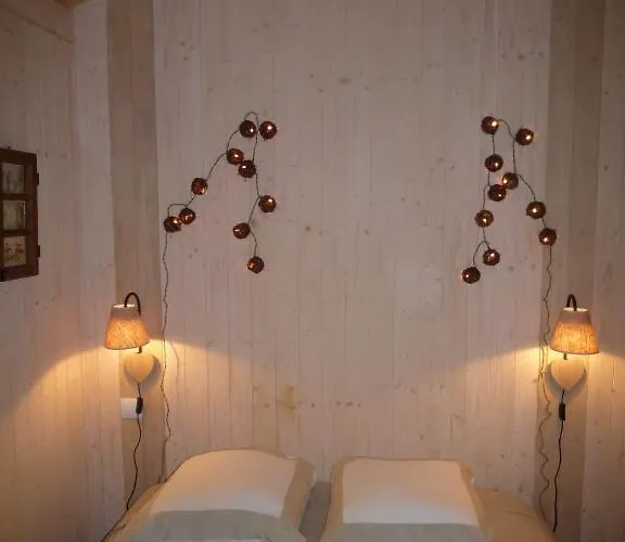 Village Vacances Chateau De Termes, Gites, Chalets, Piscine, Jacuzzi, Sauna Casa vacanze Martel