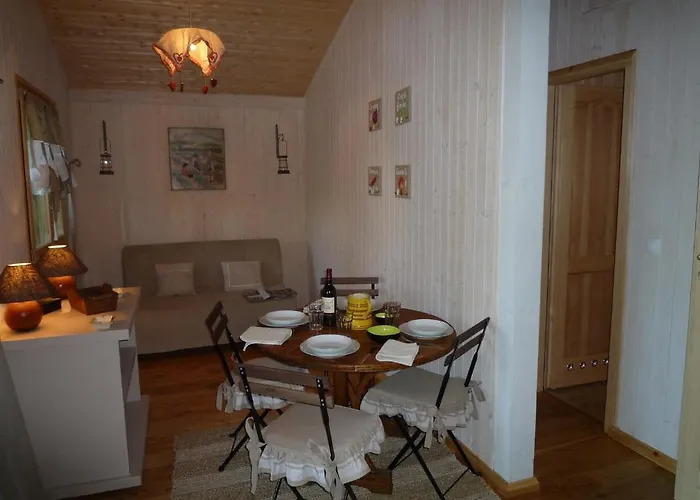 Village Vacances Chateau De Termes, Gites, Chalets, Piscine, Jacuzzi, Sauna * Martel