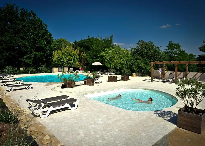 Village Vacances Chateau De Termes, Gites, Chalets, Piscine, Jacuzzi, Sauna