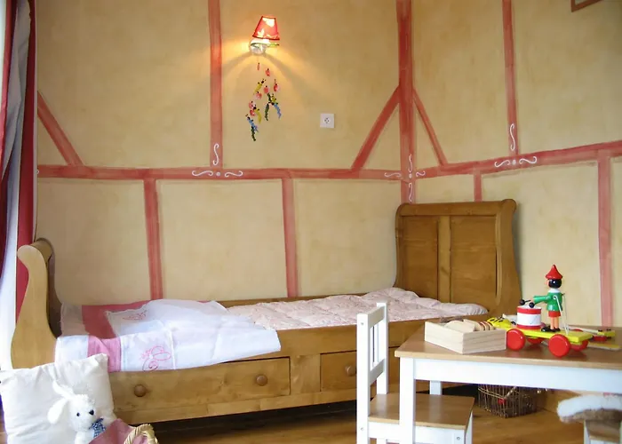 Village Vacances Chateau De Termes, Gites, Chalets, Piscine, Jacuzzi, Sauna Martel