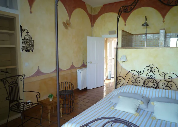 Casa vacanze Village Vacances Chateau De Termes, Gites, Chalets, Piscine, Jacuzzi, Sauna