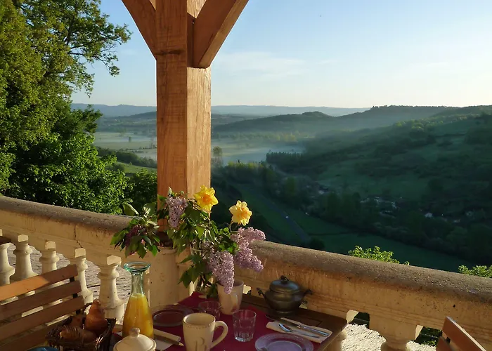 Village Vacances Chateau De Termes, Gites, Chalets, Piscine, Jacuzzi, Sauna * Martel