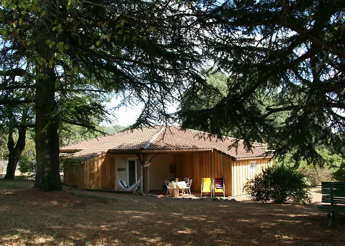 Village Vacances Chateau De Termes, Gites, Chalets, Piscine, Jacuzzi, Sauna Martel